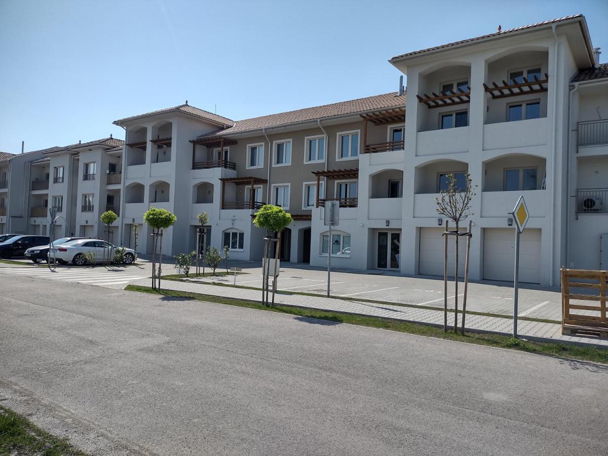 Dunajská Streda Karina Apartman 아파트 외부 사진