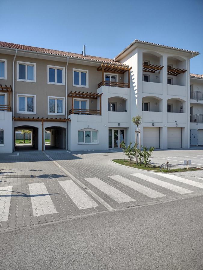 Dunajská Streda Karina Apartman 아파트 외부 사진